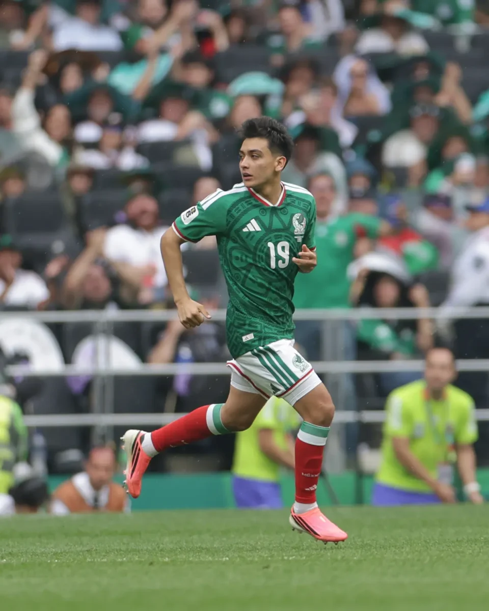 Quién es Gilberto Mora