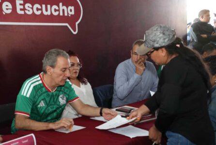 El presidente municipal Pepe Chedraui encabezó la jornada del programa Día del Pueblo en San Jerónimo Caleras para atender de forma directa las peticiones ciudadanas.