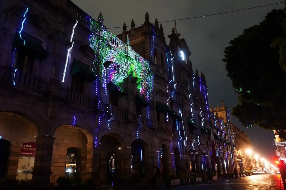 Checa la iluminación arquitectónica del Palacio Municipal