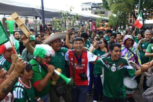 El alcalde Pepe Chedraui garantizó que continuará la transmisión del Mundial 2026 en el zócalo de Puebla pese a los señalamientos de la oposición. | Foto: Agencia Enfoque