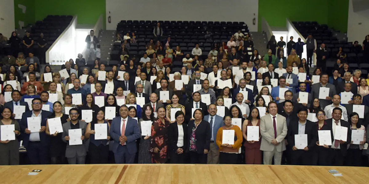 
Otorga la Lilia Cedillo Ramírez 150 definitividades a personal universitario