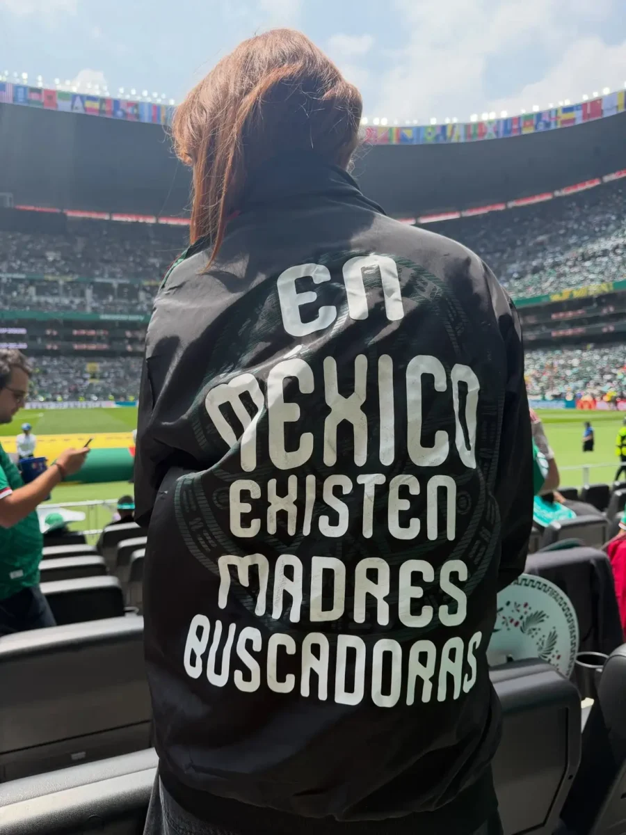 Regina Blandón protesta por desaparecidos en el Mundial 2026