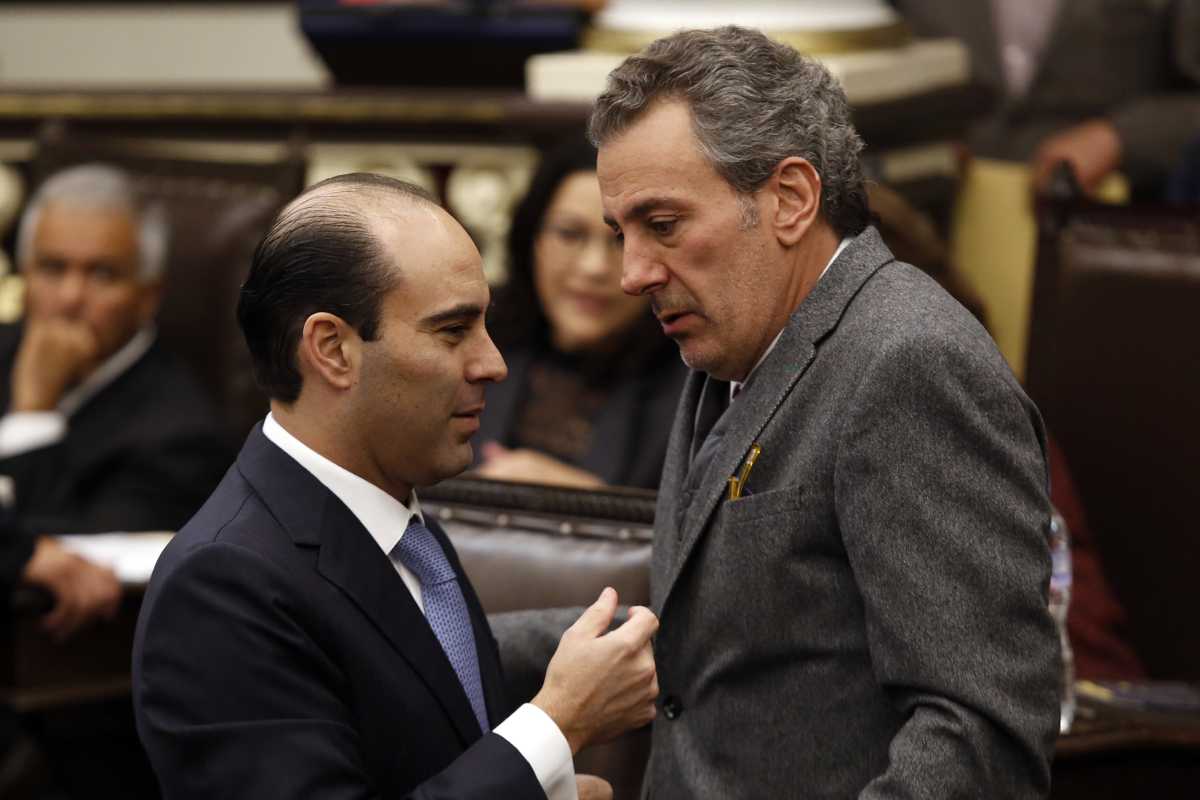 Bardas con mensajes de promoción política aparecen en colonias de la ciudad | Foto: Agencia Enfoque