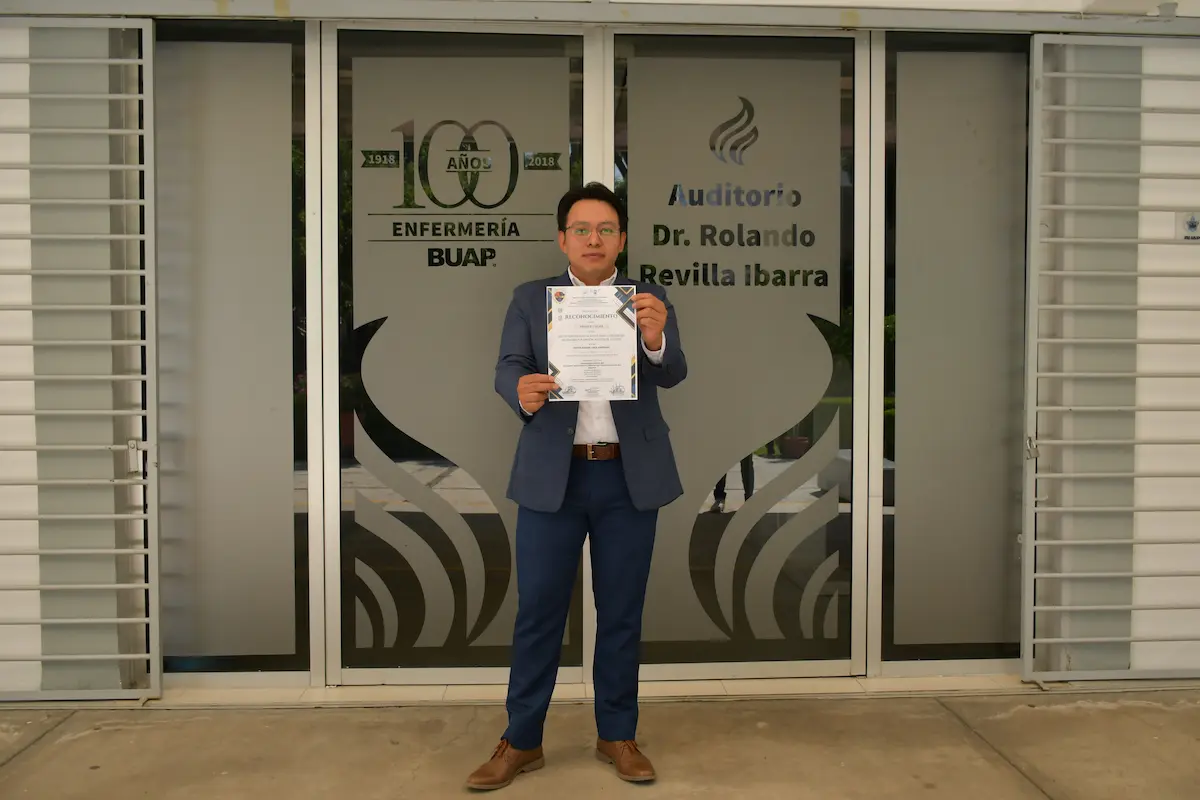 Destaca estudiante BUAP en congreso nacional de enfermería
