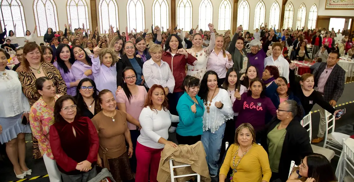 Mujeres vamos a seguir transformando Puebla, afirma Laura Artemisa ante más de mil 700 integrantes de REMA