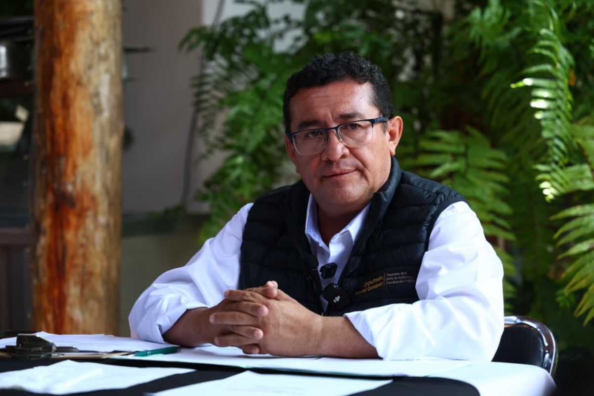 Pável Gaspar en rueda de prensa en Acatlán de Osorio garantiza imparcialidad del Congreso de Puebla | Foto: Congreso de Puebla