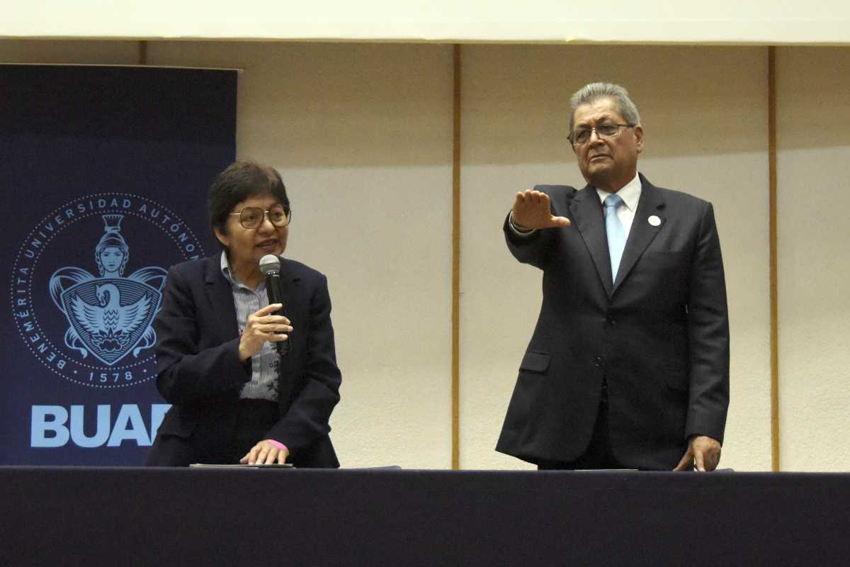 Facultad de Derecho de la BUAP: toma de protesta del nuevo director Alejandro Adrián Rebollar Mier | Foto: BUAP