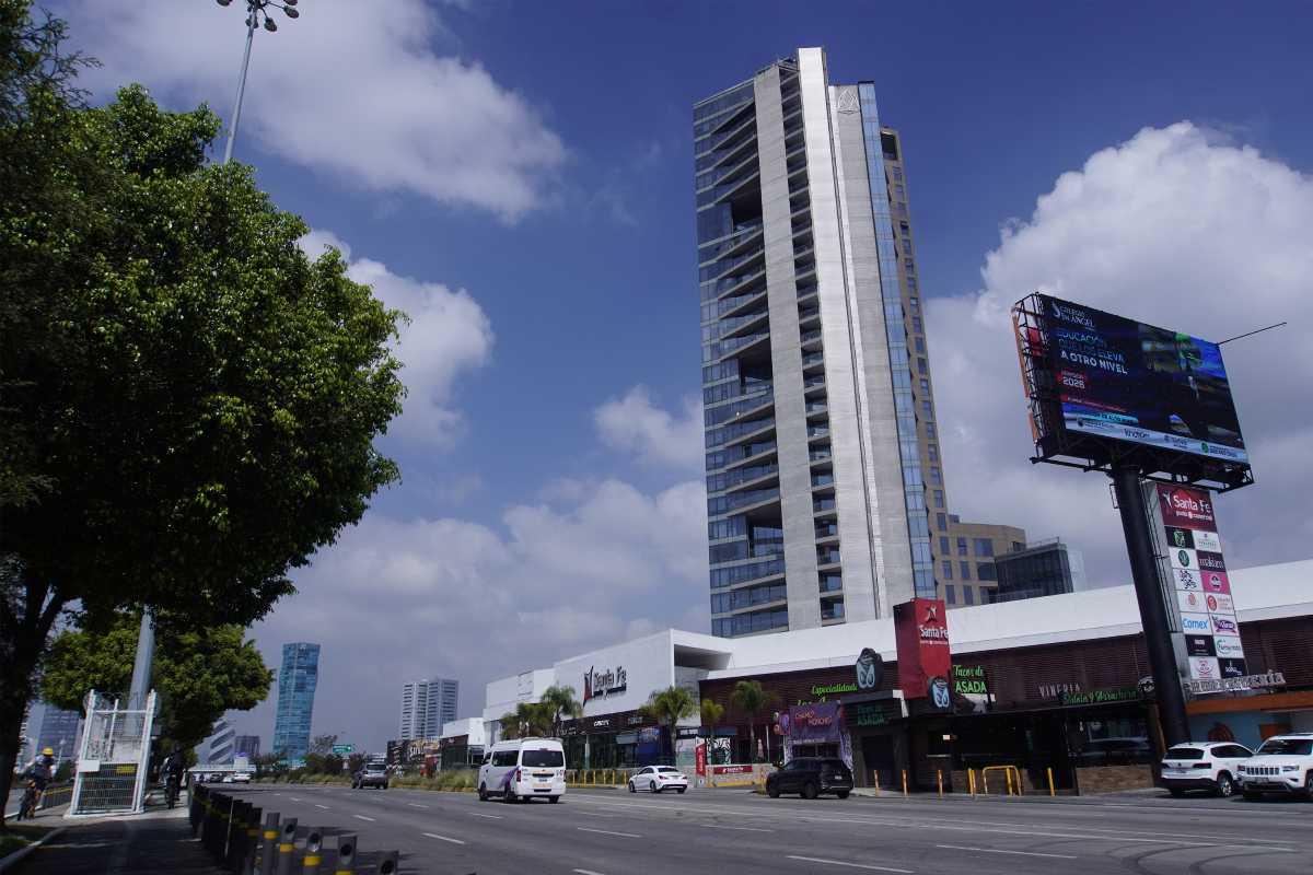 Tirador de la Atlixcáyotl: operativos terrestres y aéreos sobre la Vía Atlixcáyotl en Puebla | Foto: Agencia Enfoque