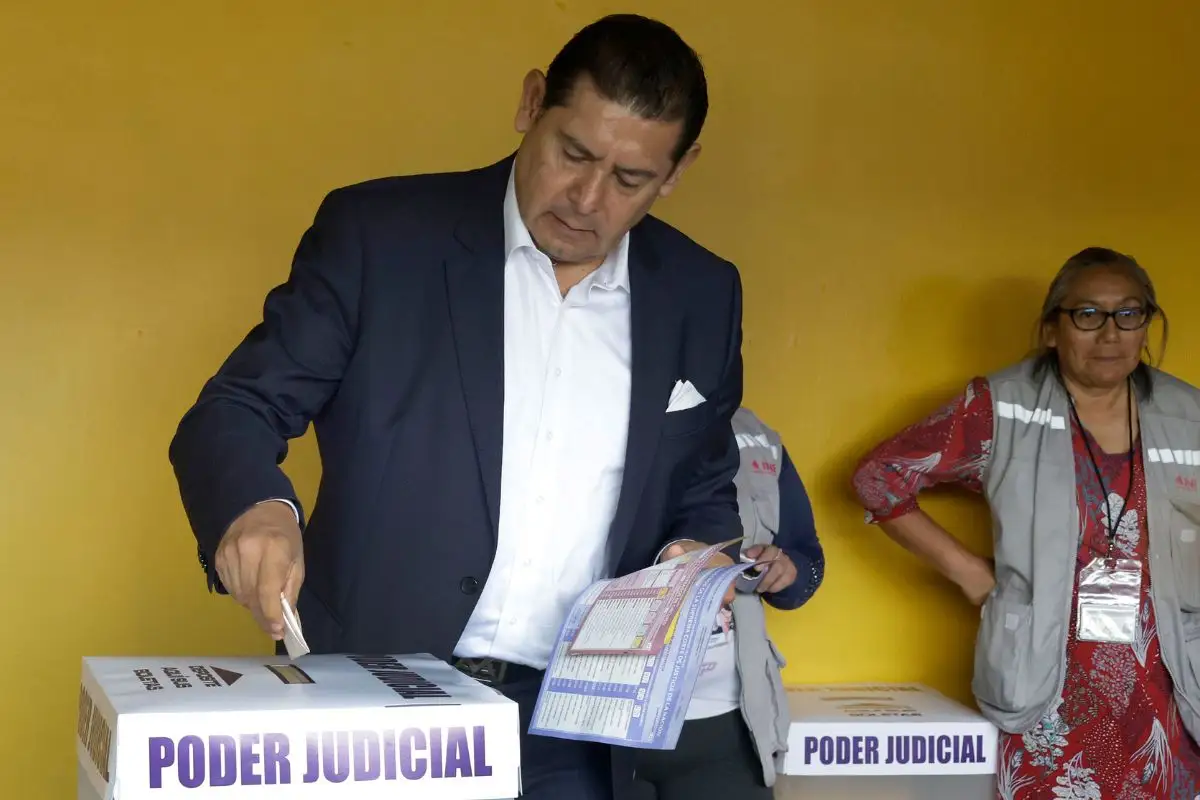 Armenta busca aplazar elección judicial de Puebla para 2028