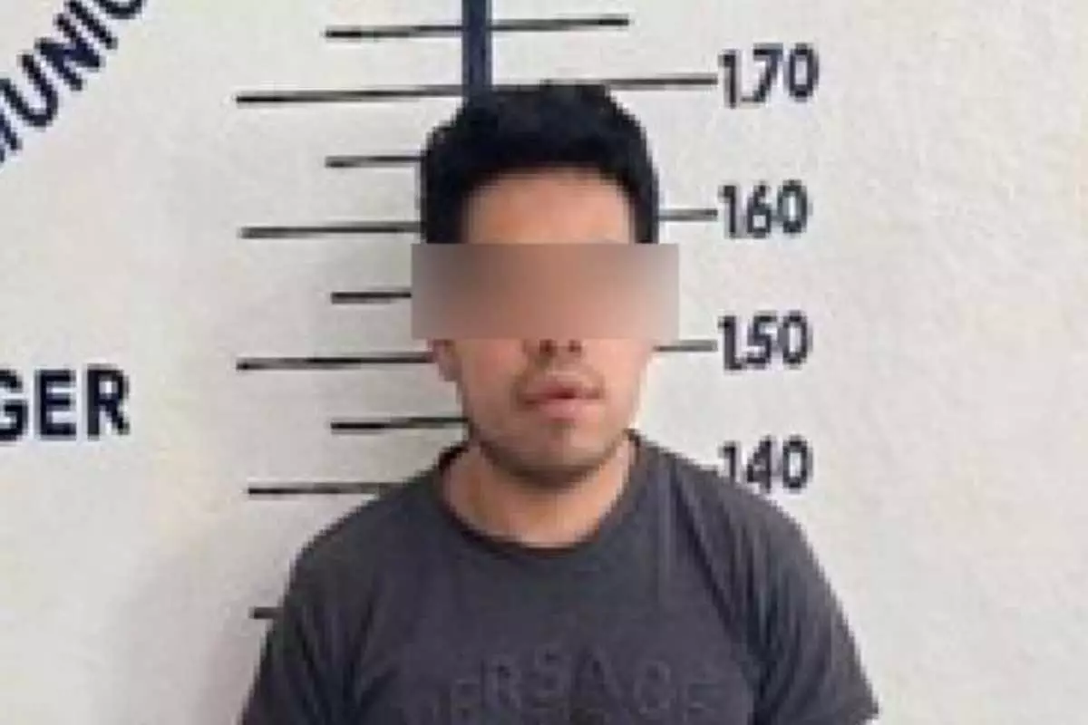 Policia de San Pedro Cholula detiene a hombre por acosar a mujer en el Barrio de La Magdalena