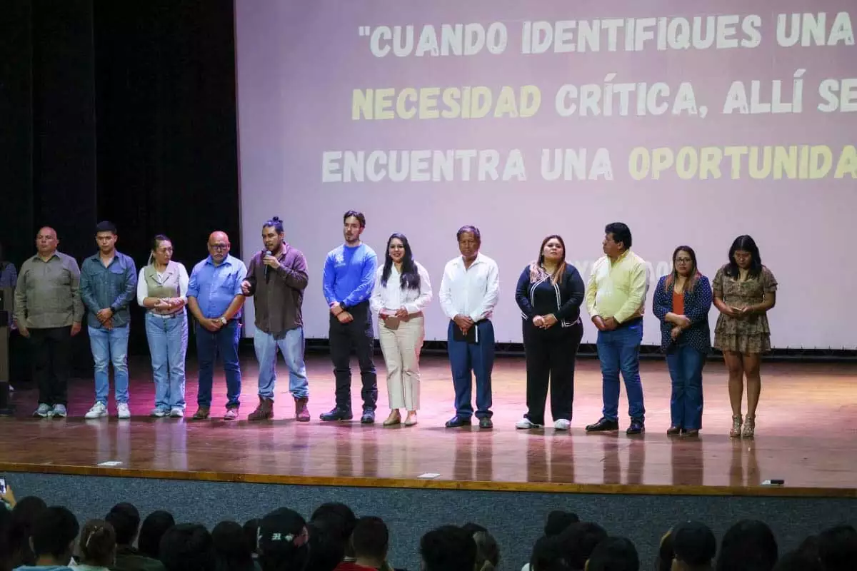 Tonantzin Fernández fortalece el futuro de la juventud a través del emprendimiento 7 Tonantzin Fernandez fortalece el futuro de la juventud a traves del emprendimiento 1