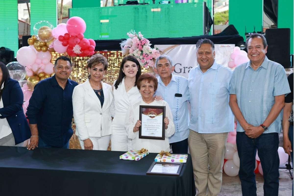 Maestras y maestros de Zacatlán son reconocidos por su Mérito Académico