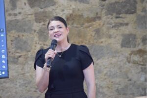 Secretaría de Desarrollo Turístico de Puebla y Ayuntamiento de Zacatlán, imparten capacitación sobre “Distintivo M” a empresas turísticas