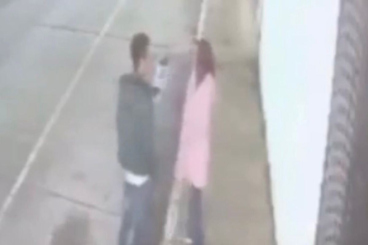 Captan a sujeto golpeando a su pareja en San Felipe Hueyotlipan