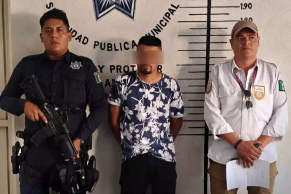 Policias municipales de San Pedro Cholula detienen a presunto prestamista gota a gota de origen