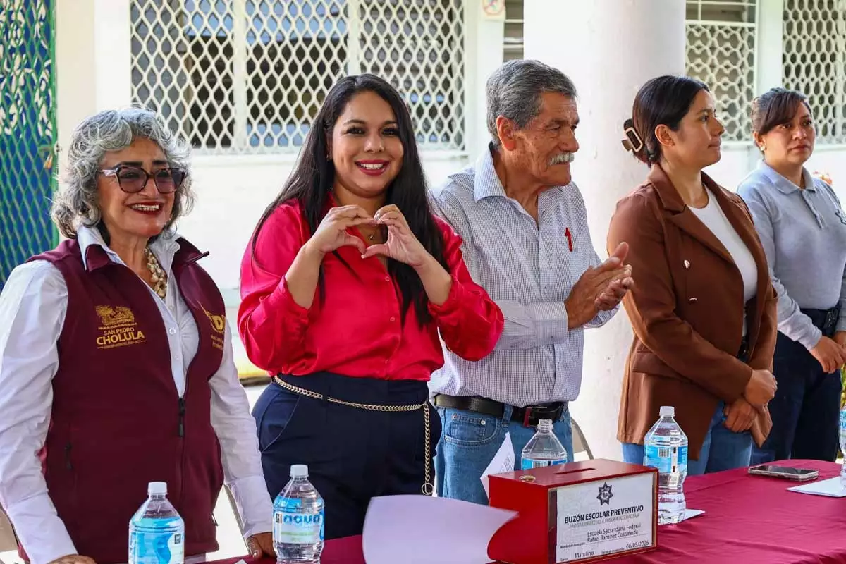 Con Buzon Rojo Tonantzin Fernandez fortalece la prevencion en escuelas de San Pedro Cholula 1