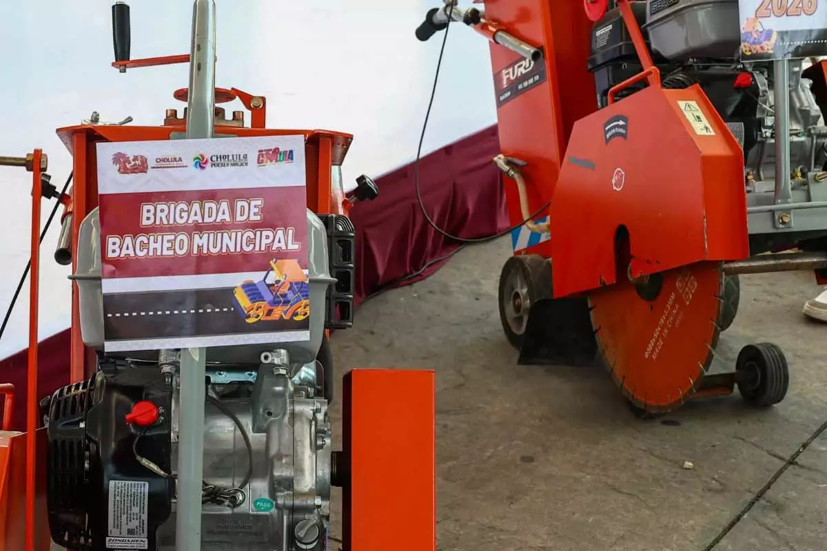 Con nuevos modulos de bacheo Tonantzin Fernandez refuerza la movilidad en San Pedro Cholula 5