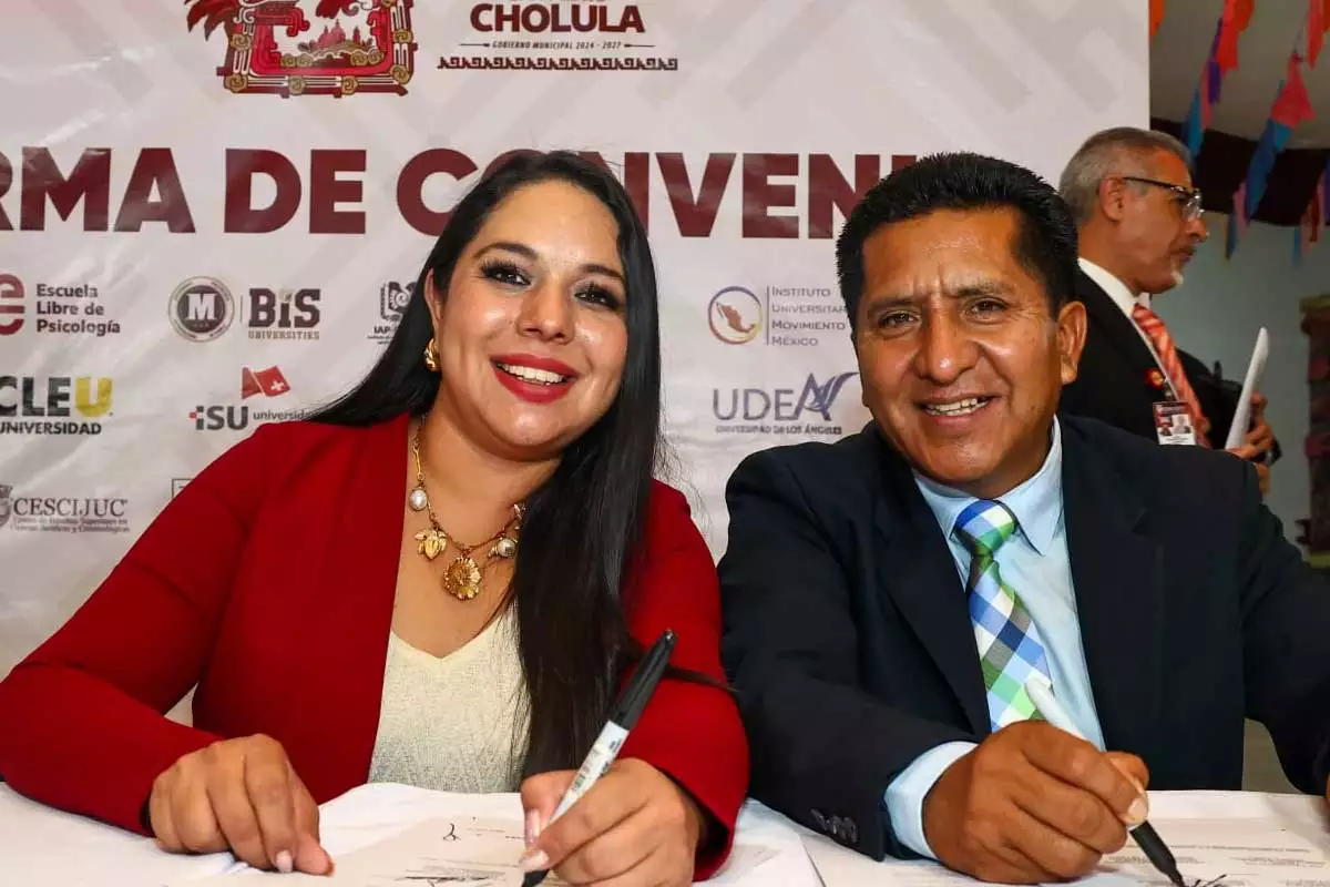 Refuerza Tonantzin Fernandez compromiso con la educacion superior en San Pedro Cholula 1