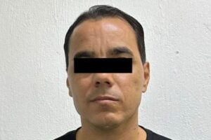 Omar Bravo (2)