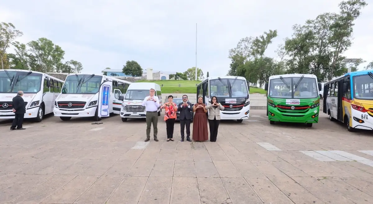 Gobierno estatal cumple compromiso y entrega nuevas unidades a transportistas; impulsa movilidad segura 2 Gobierno estatal cumple compromiso y entrega nuevas unidades a transportistas; impulsa movilidad segura