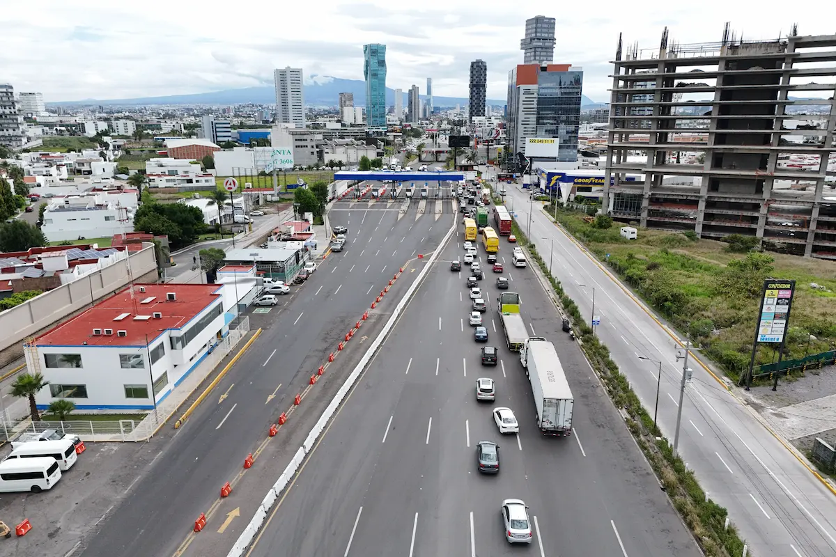 Transportistas desquician la autopista a Atlixco y la Puebla-México