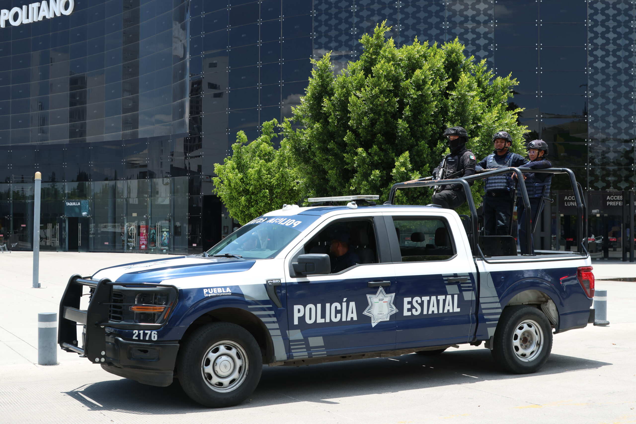 tirador de la Atlixcáyotl dispara desde un auto