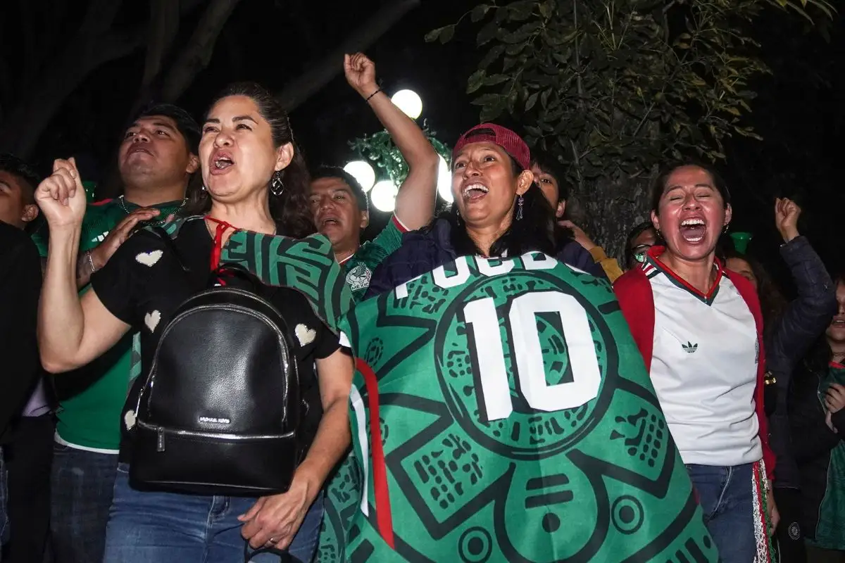 (FOTOS) Así poblanos celebran triunfo de México vs Chequia