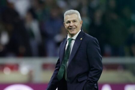 festejos por la victoria 3 a 0 de México (3)