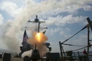 Estados Unidos bombardea Irán tras ataque a buque en el estrecho de Ormuz
