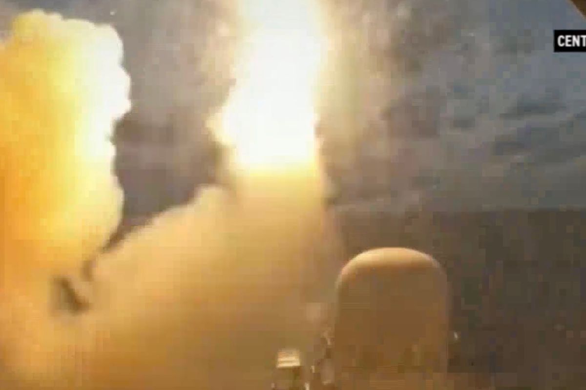 Estados Unidos bombardea Irán tras ataque a buque en el estrecho de Ormuz
