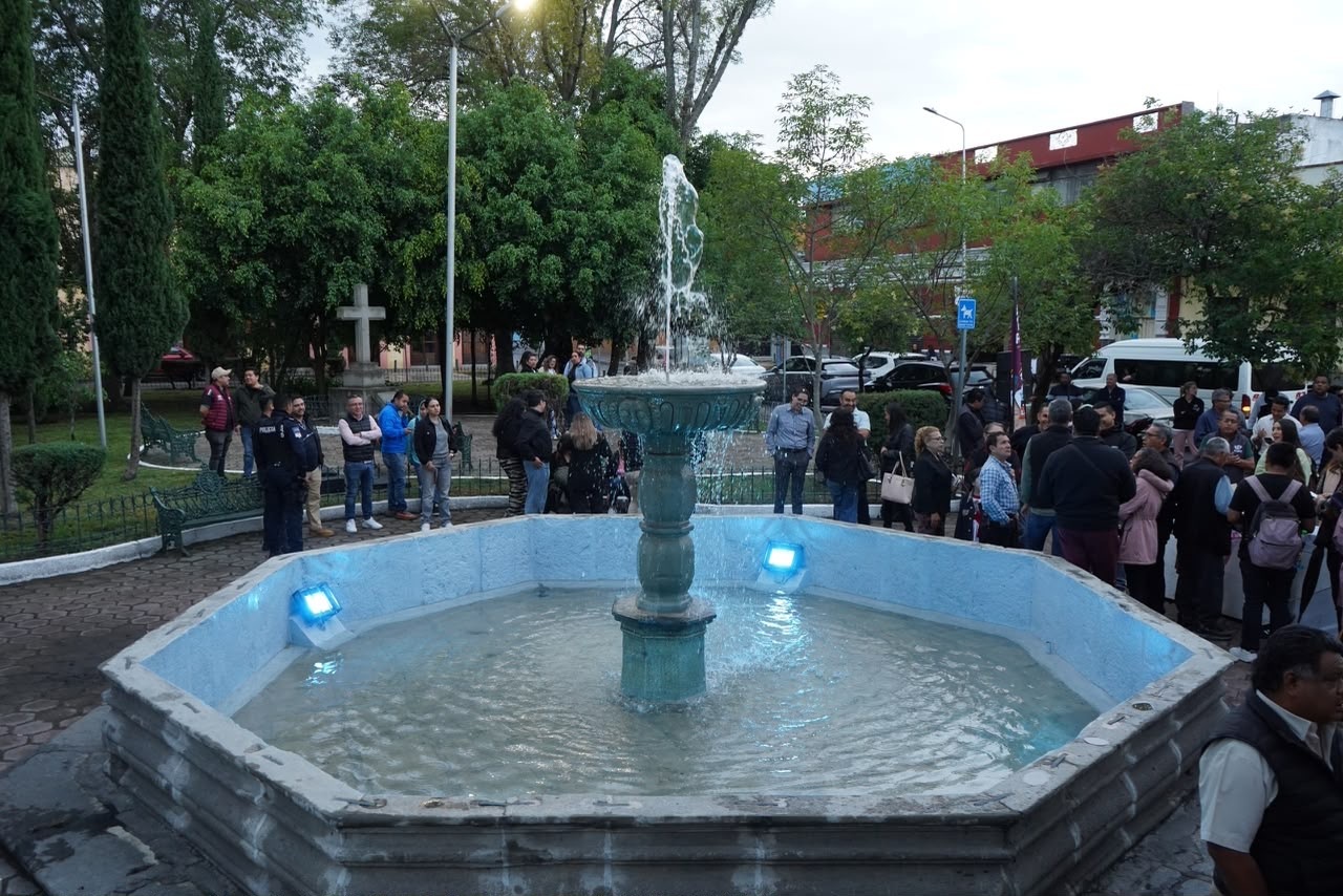 Entrega Gobierno de Pepe Chedraui mantenimiento de la fuente del Parque de Santiago