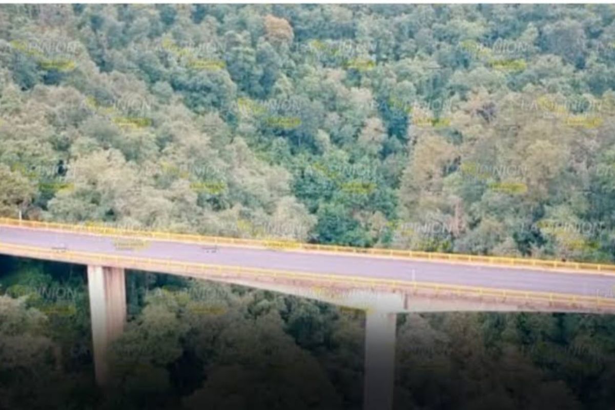 Localizan cadáver embolsado en el puente Totolapa