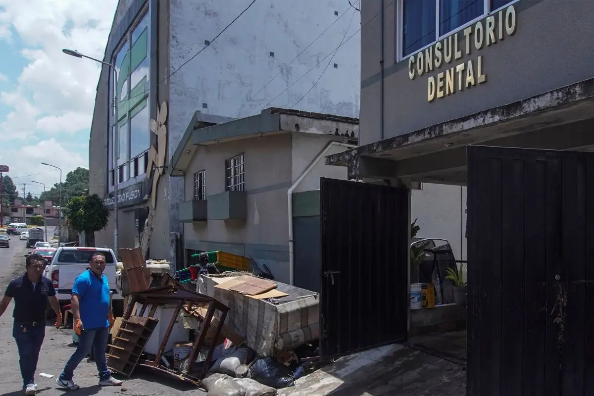 Armenta ofrece apoyos a afectados por la lluvia en Puebla