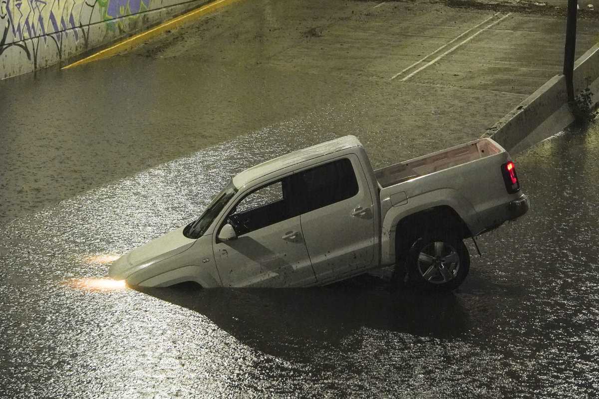 Puente de Bubas cerrado por inundación tras lluvia en Puebla | Foto: Agencia Enfoque