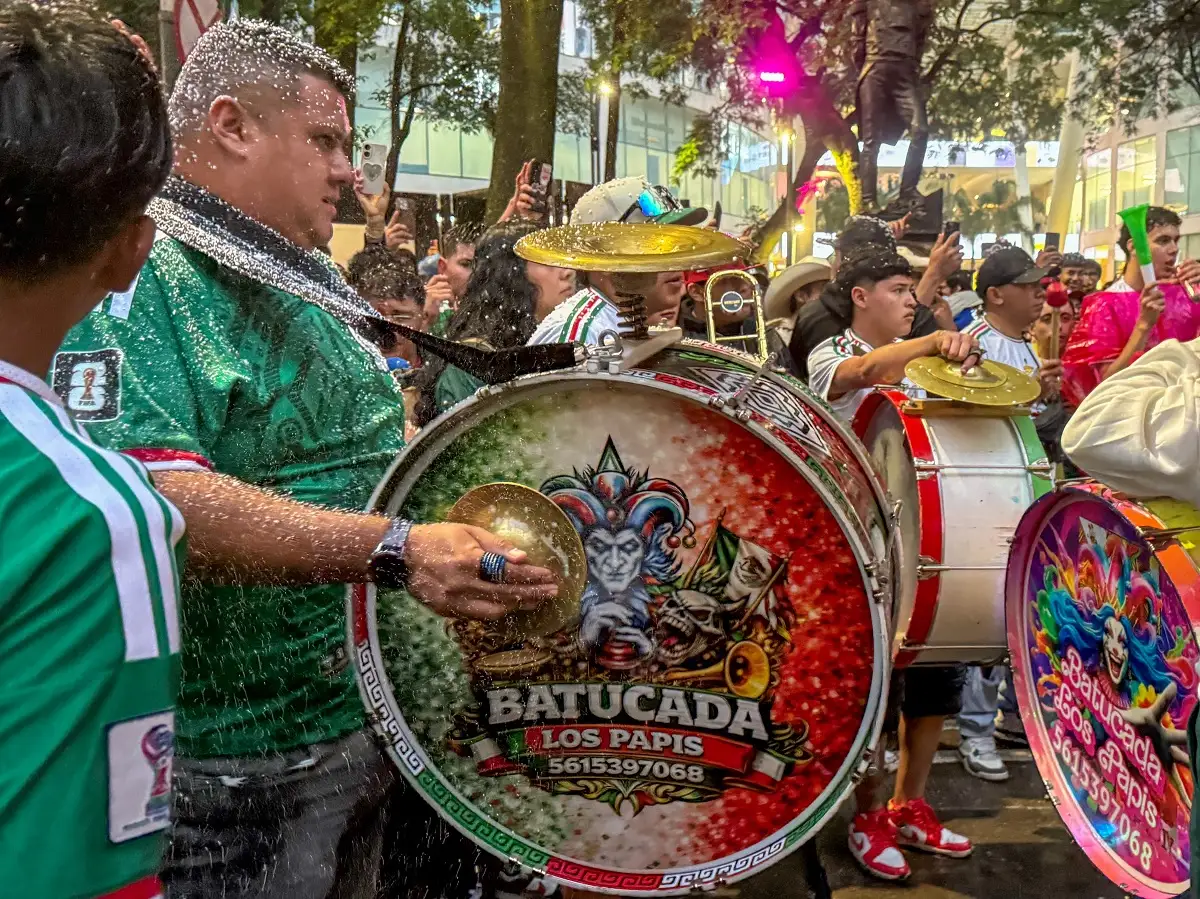 Al menos un millón de personas celebran el triunfo de México en el Paseo de la Reforma 3 Un millón de personas celebran el triunfo de México en CDMX