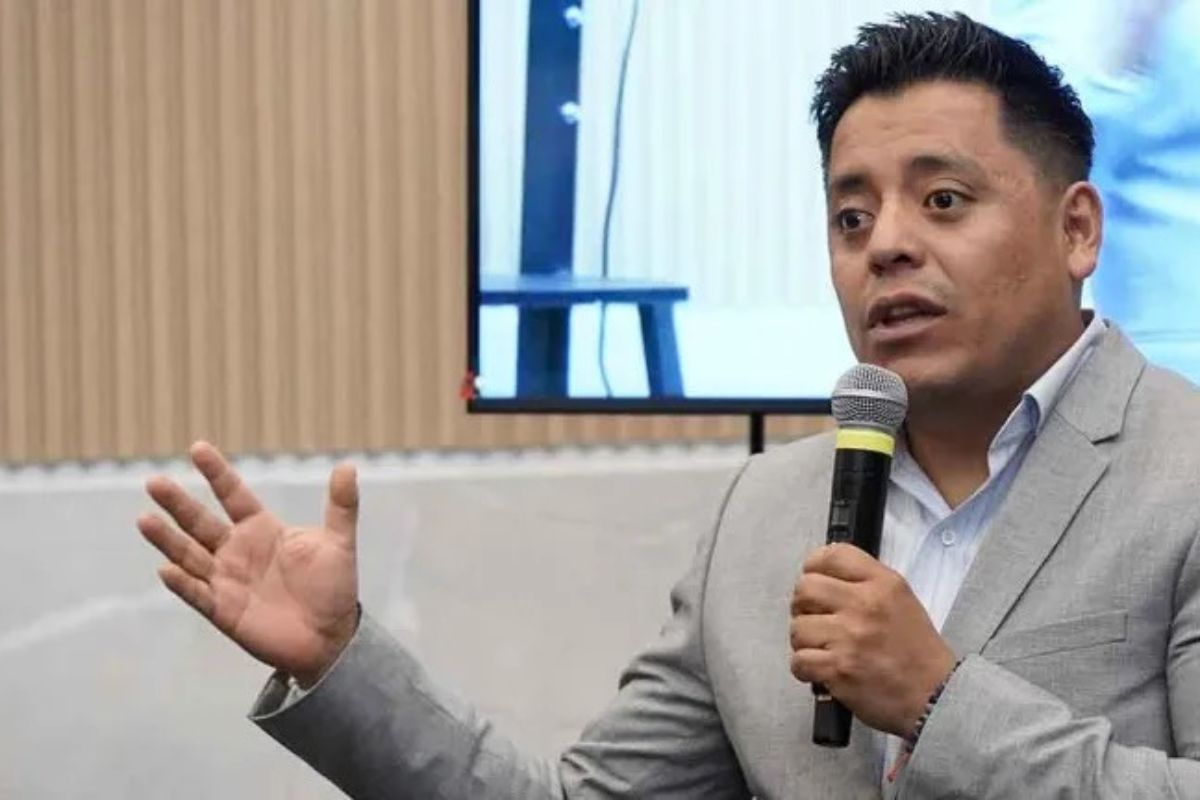 Renuncia del director jurídico del Congreso de Puebla