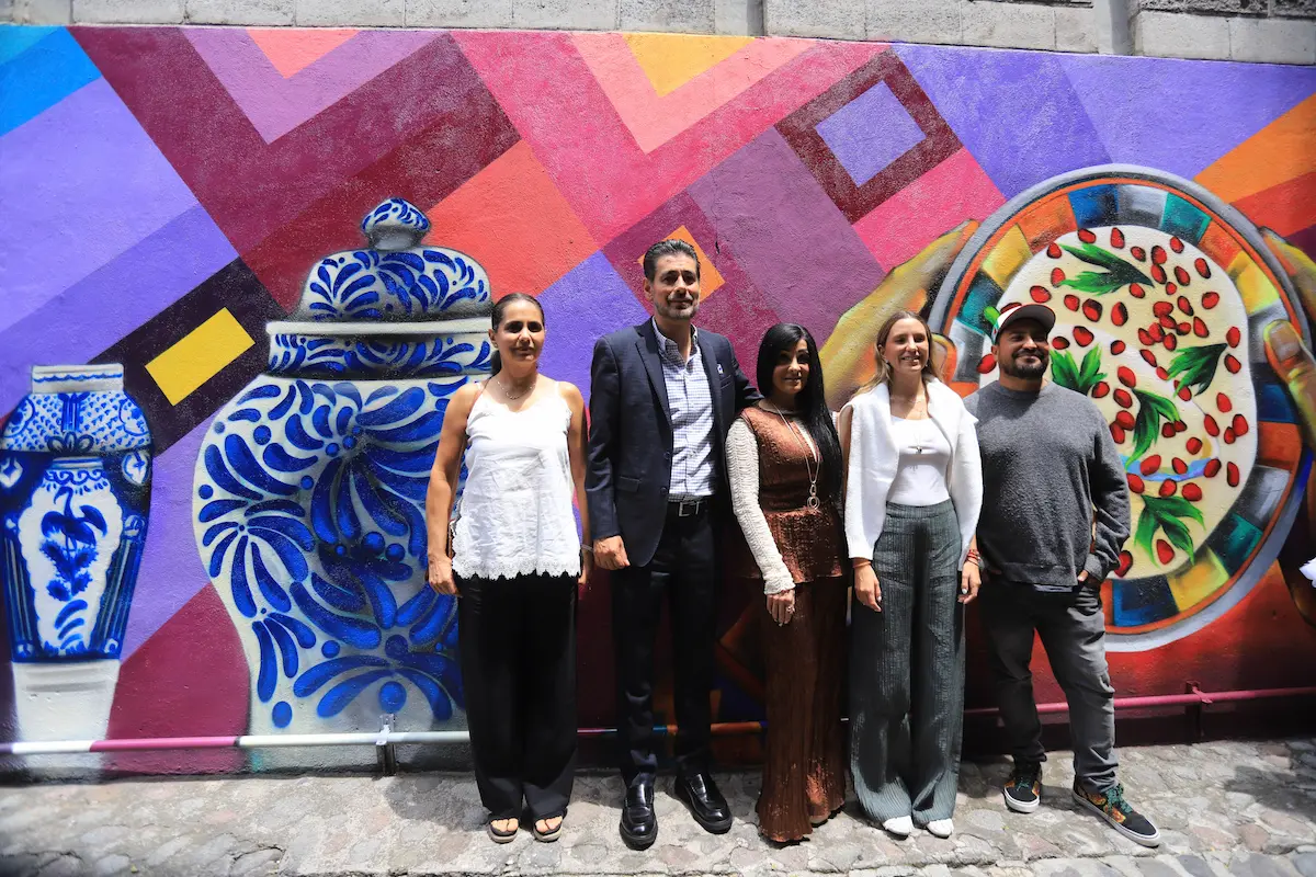 Inauguran Mural “Tributo al Barrio” en El Alto para resaltar gastronomía poblana