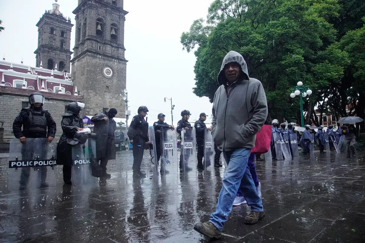Implementan operativo de seguridad en el zócalo de Puebla previo al México vs Inglaterra 