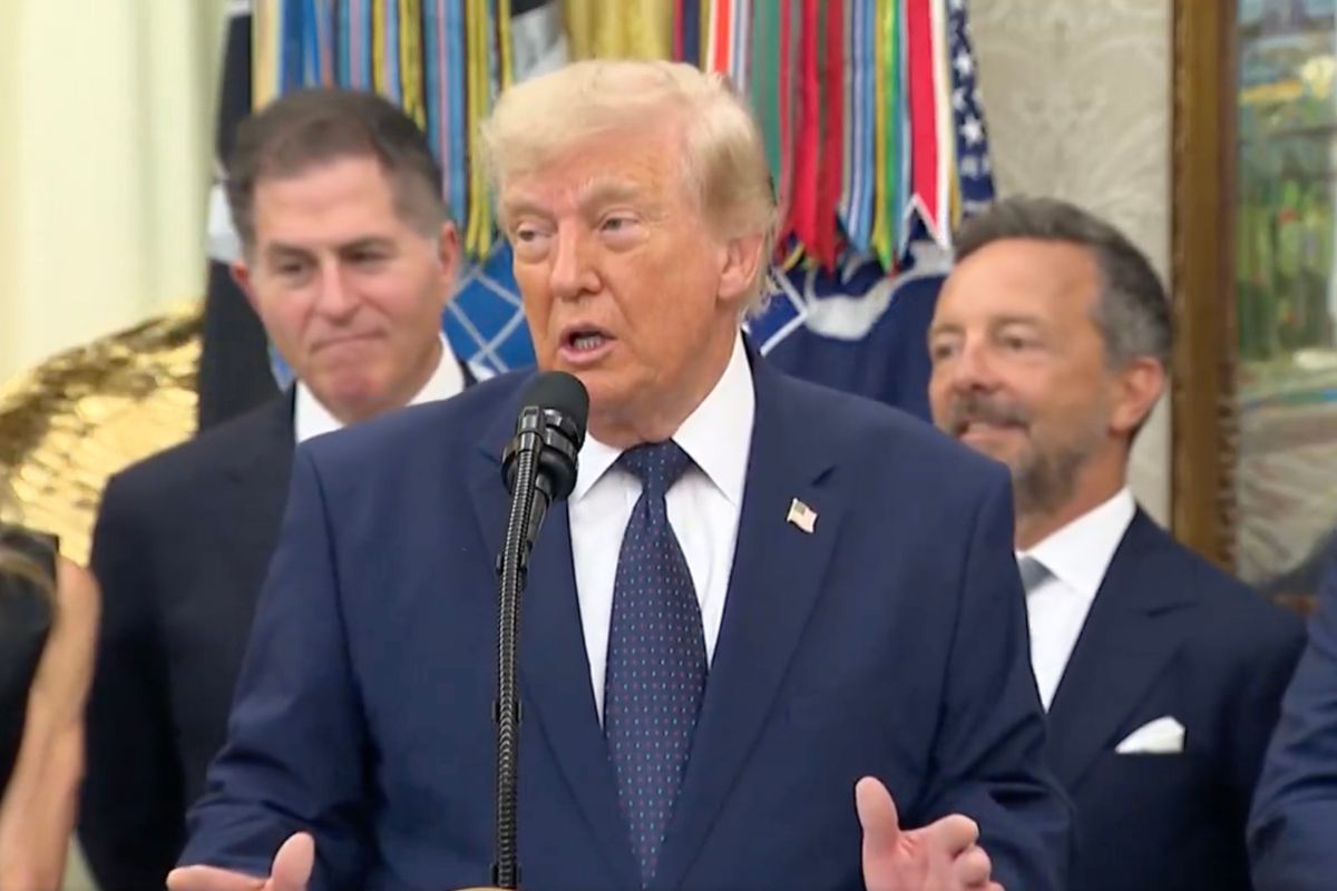 Trump llamó a la FIFA para que revisara la tarjeta roja de un jugador