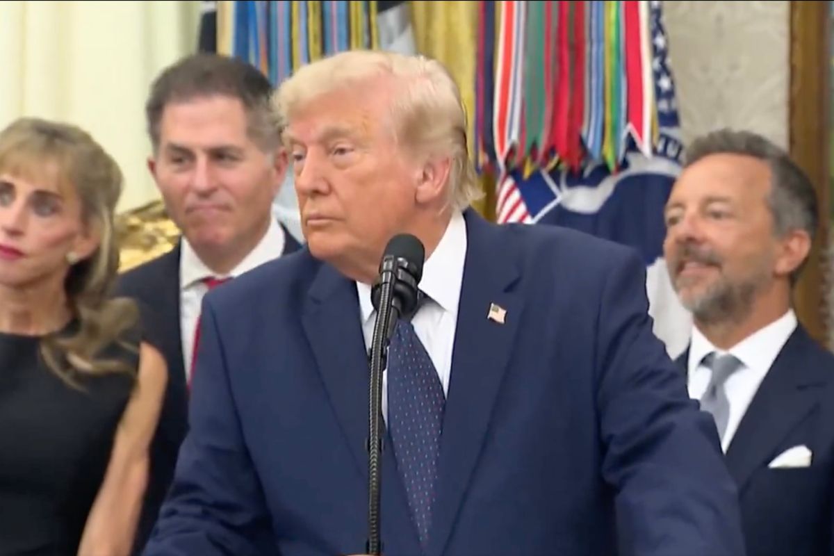 Trump llamó a la FIFA para que revisara la tarjeta roja de un jugador