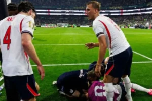 Henderson se fracturó en festejo del México vs Inglaterra