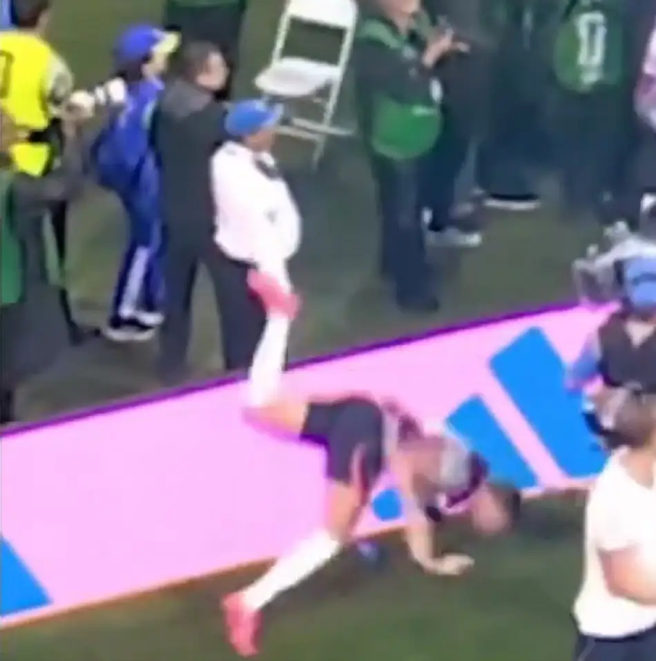 Henderson se fracturó en festejo del México vs Inglaterra