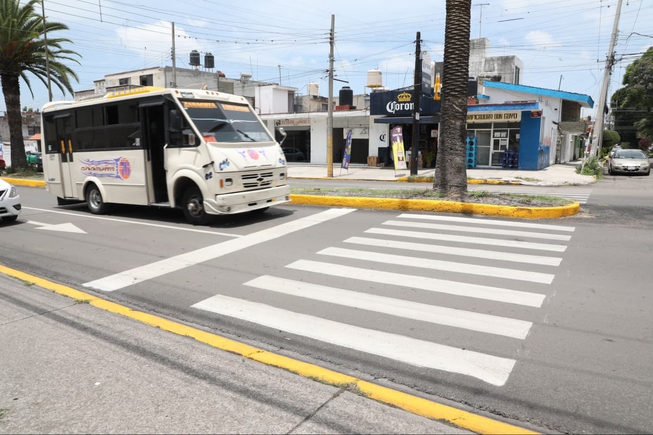 Entrega Pepe Chedraui rehabilitación vial en la Junta Auxiliar Ignacio Zaragoza, con el Tren Capitalino de Pavimentación