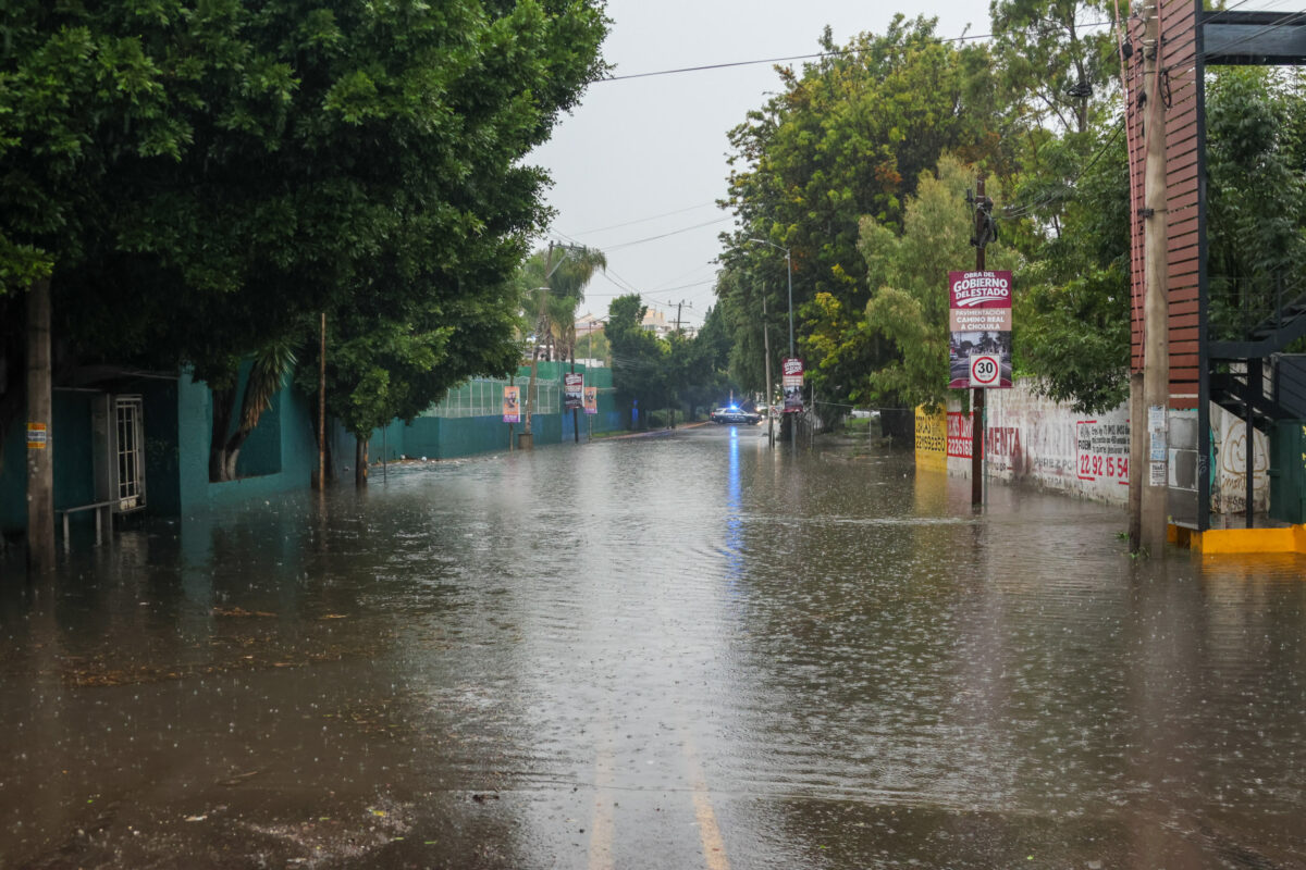 Lluvia en Puebla hoy martes 7 de julio provoca encharcamientos e inundaciones en la capital 2 Fuerte lluvia en Puebla hoy martes 7 de julio provoca inundaciones | Foto: Agencia Enfoque