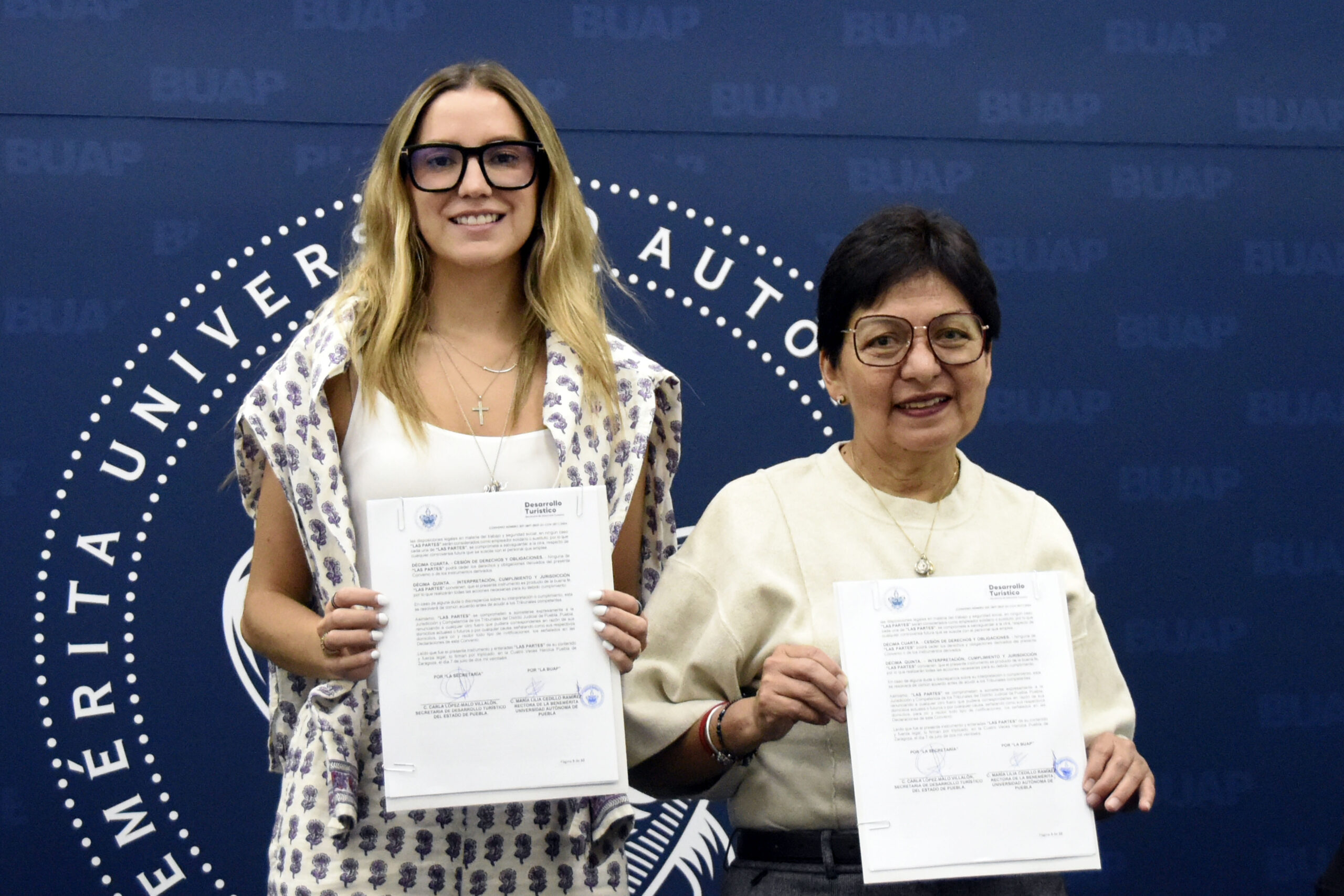 Firma de convenio de colaboración entre la BUAP y la Secretaría de Desarrollo Turístico del Estado de Puebla | Foto: Cortesía