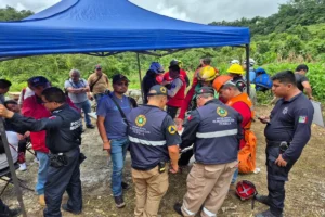 Continúa la búsqueda de tres personas atrapadas en gruta de Cuetzalan: SSP 