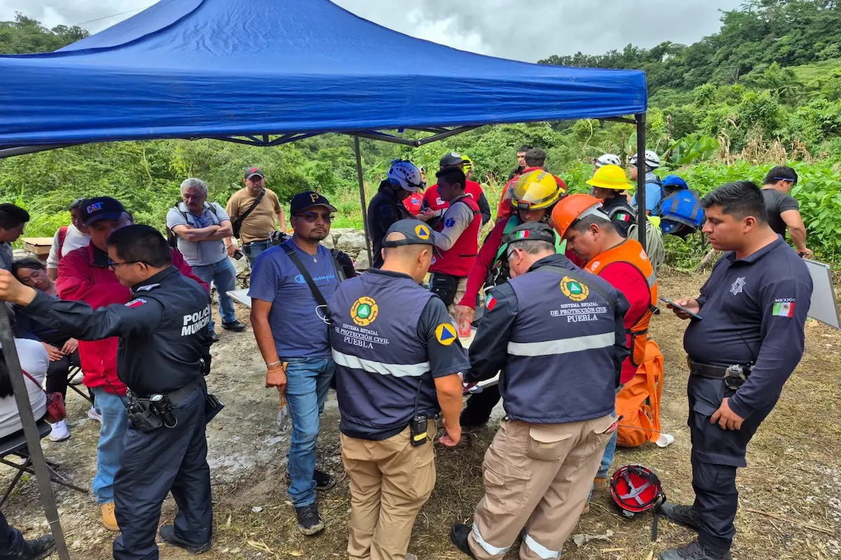 Continúa la búsqueda de tres personas atrapadas en gruta de Cuetzalan: SSP 