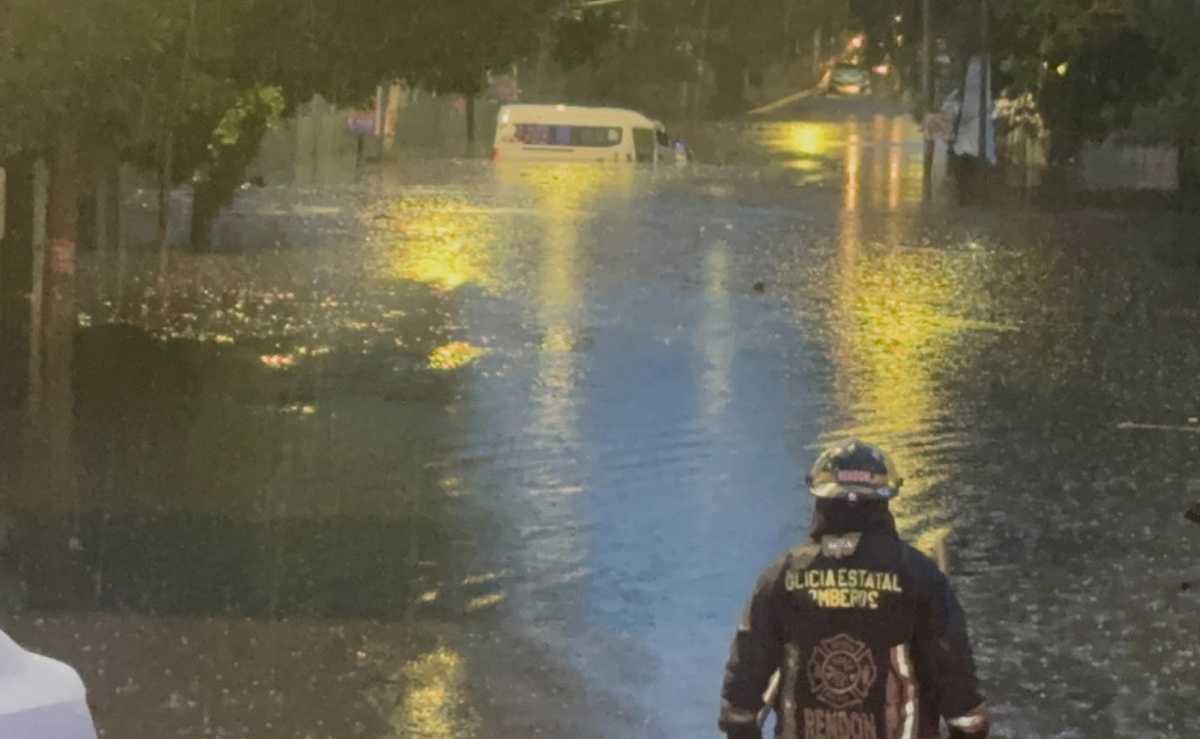 Inundaciones en Vía Atlixcáyotl y Circuito Juan Pablo II tras la tormenta eléctrica en Puebla | Foto: Agencia Enfoque