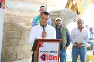 Roberto Solís pone en marcha nueva línea de agua potable para mejorar el suministro en el cuarto barrio de Huejotzingo