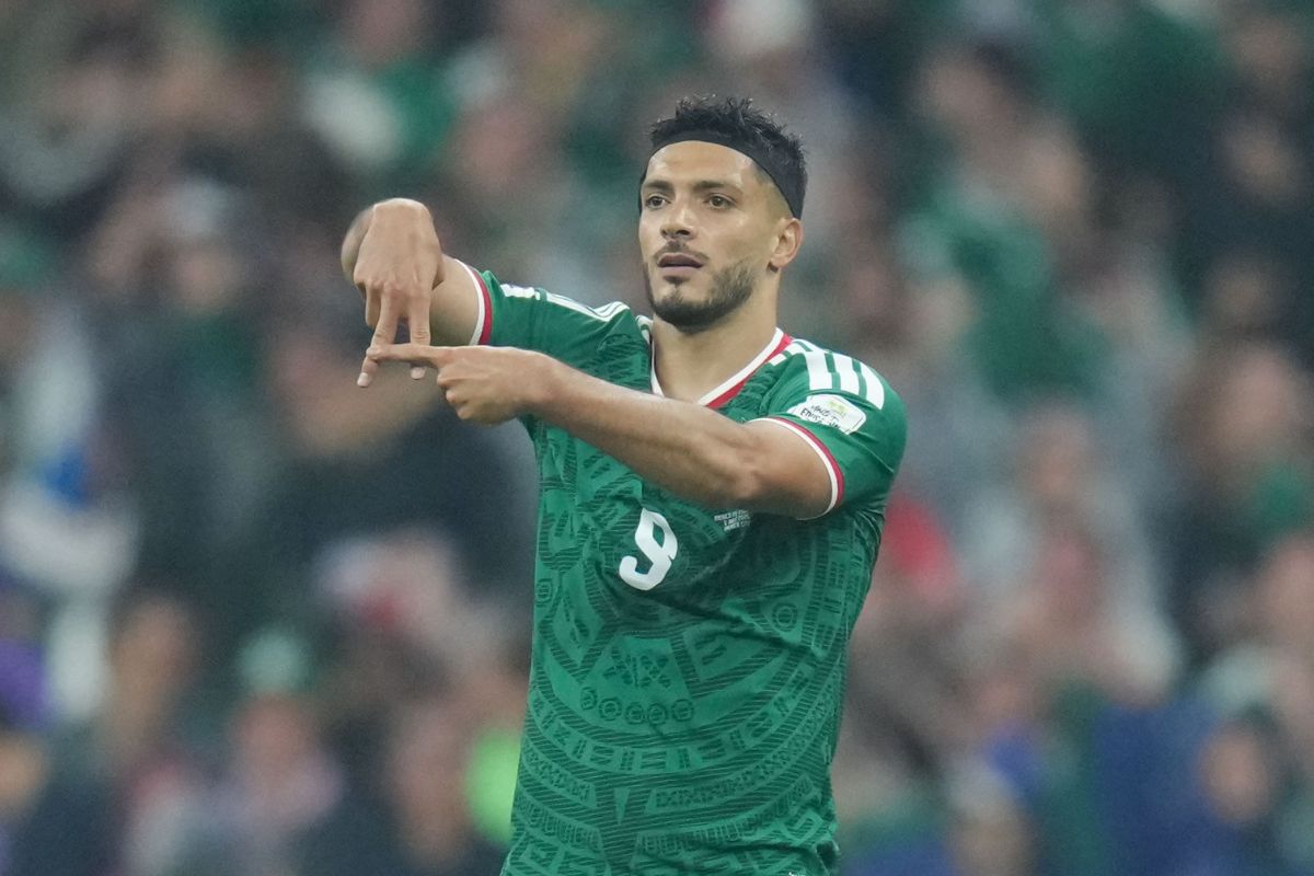 Chilena de Raúl Jiménez ante Inglaterra | Foto: X, Selección de México